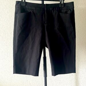 Saks Fifth Avenue Black shorts size 6